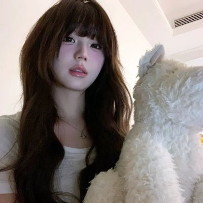 穿盔甲的少女